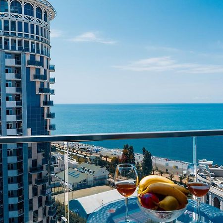 Apartment In Batumi バトゥーミ エクステリア 写真