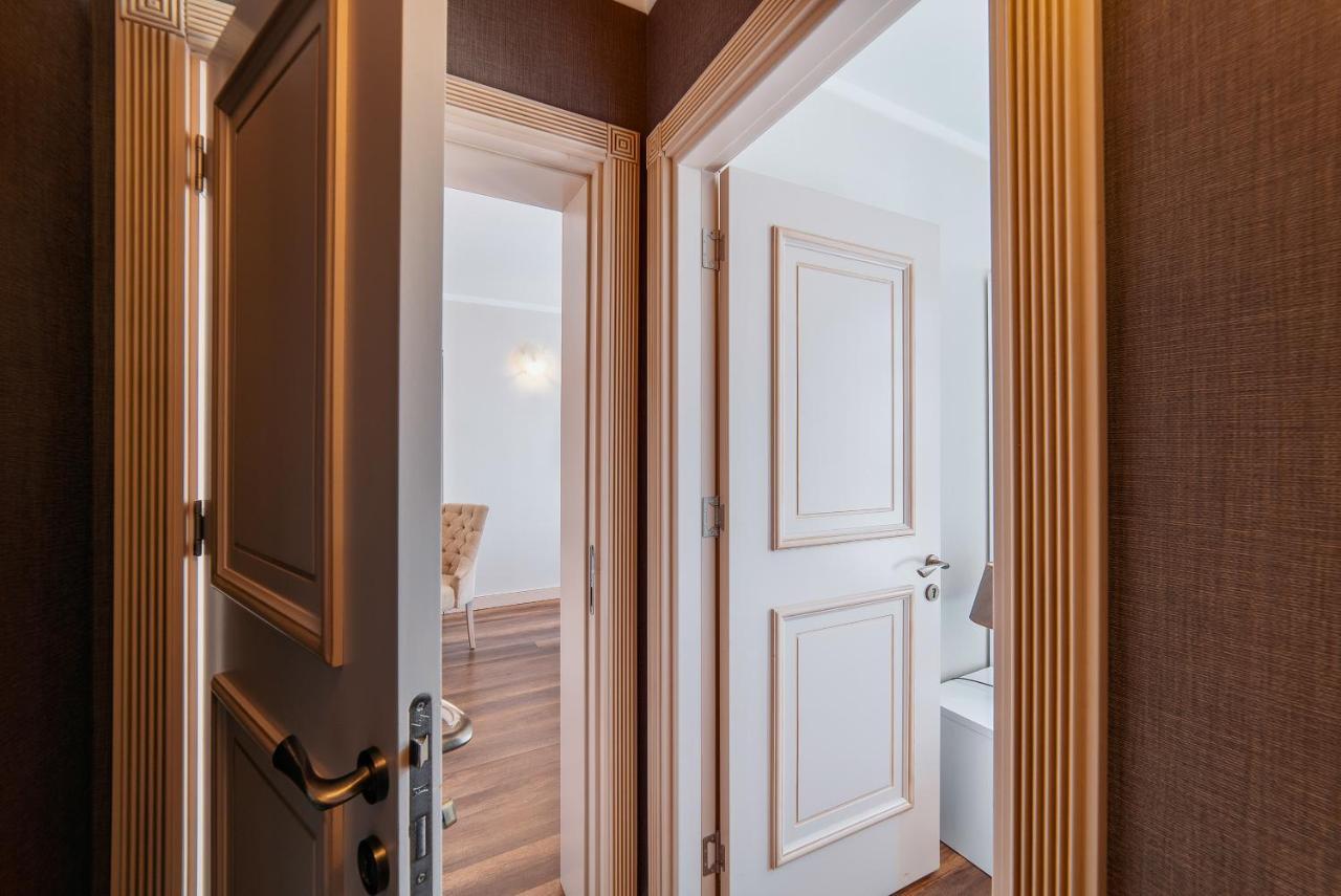 Apartment In Batumi バトゥーミ エクステリア 写真