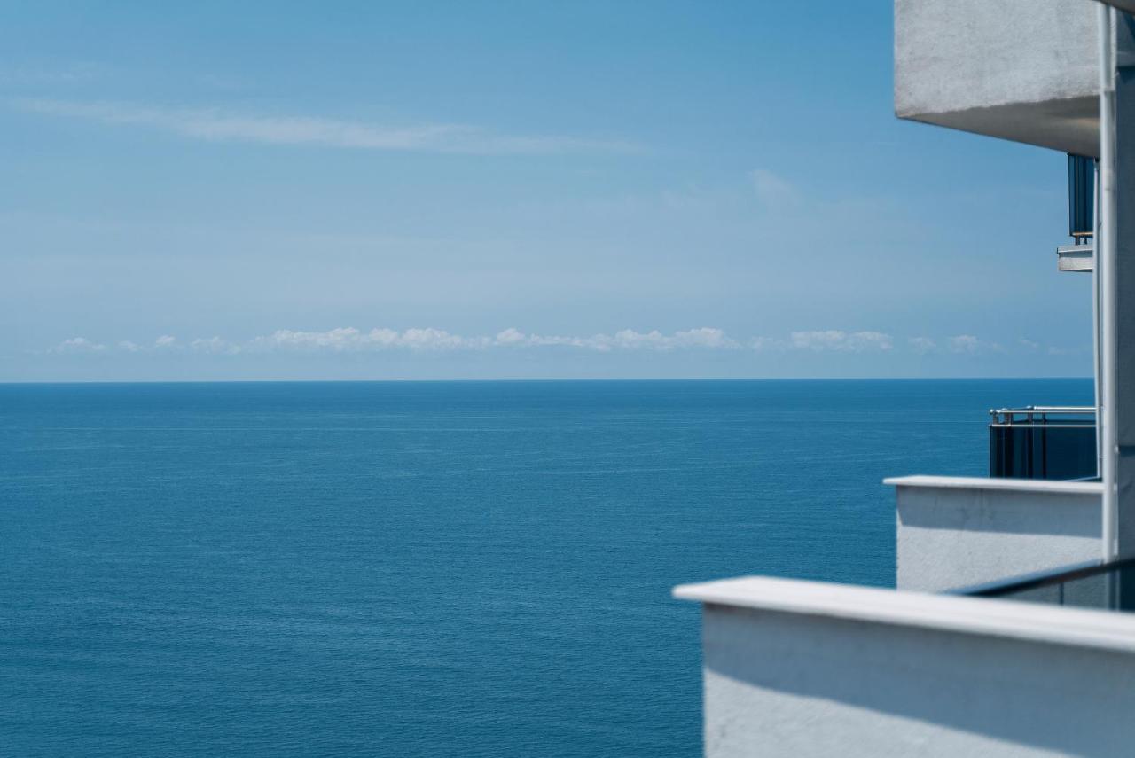 Apartment In Batumi バトゥーミ エクステリア 写真