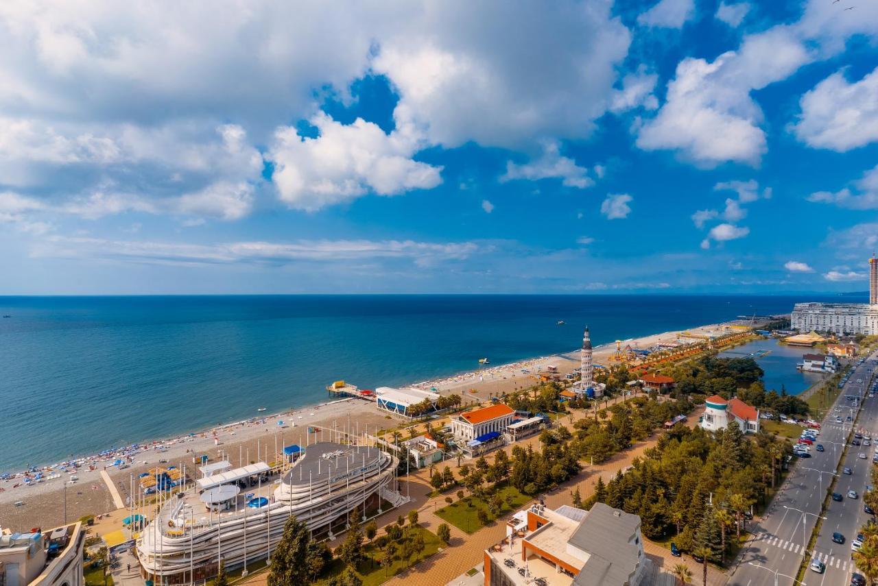 Apartment In Batumi バトゥーミ エクステリア 写真