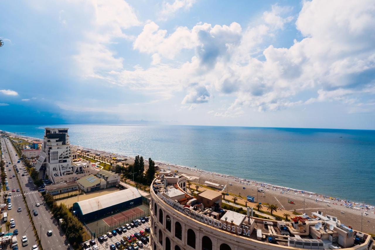 Apartment In Batumi バトゥーミ エクステリア 写真